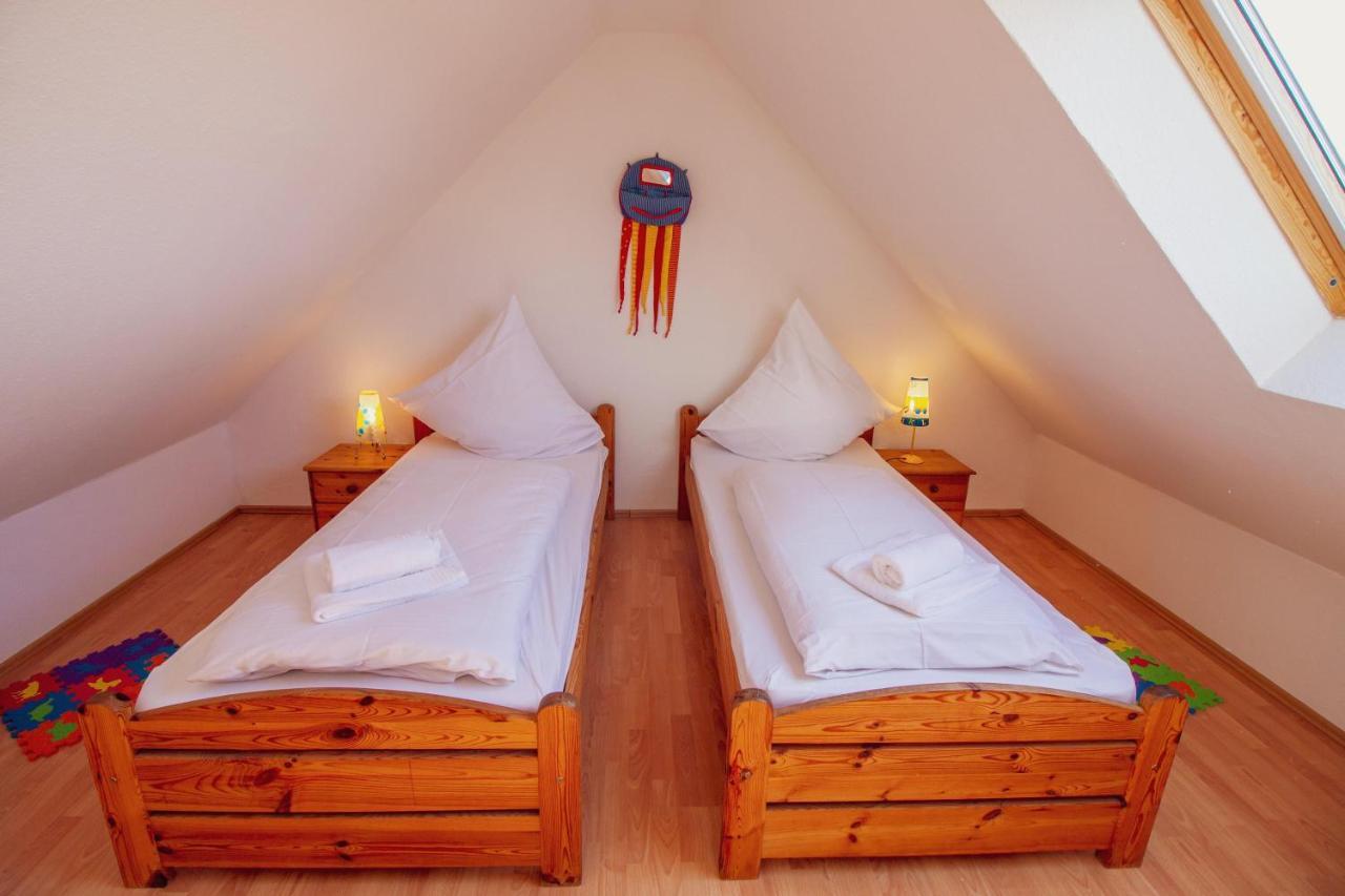 Ferienwohnung Haus Leuchtturm - Ebbe Krummhörn Exterior foto